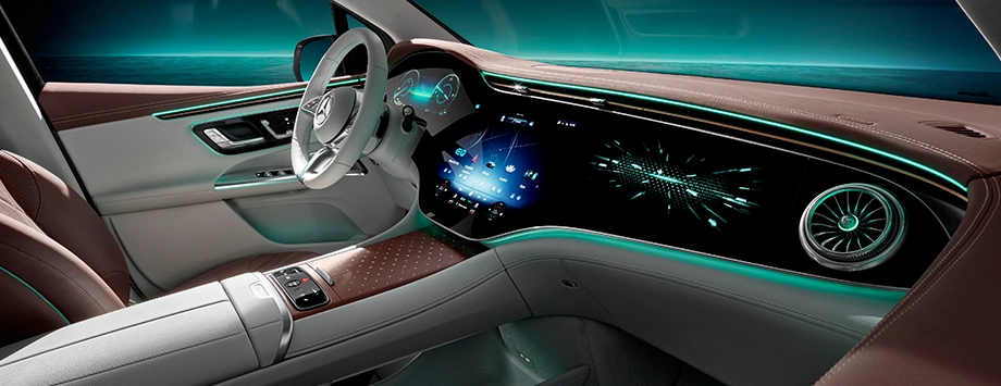 infotainment con MBUX Hyperscreen in Mercedes EQE SUV