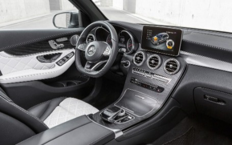 mercedes glc ibrida interni