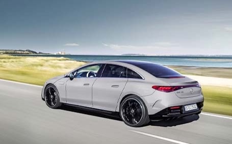 nuova mercedes eqe laterale posteriore