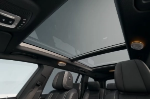 Tetto panorama scorrevole di nuova Mercedes-Benz GLS