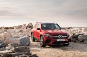 mercedes glb rosso