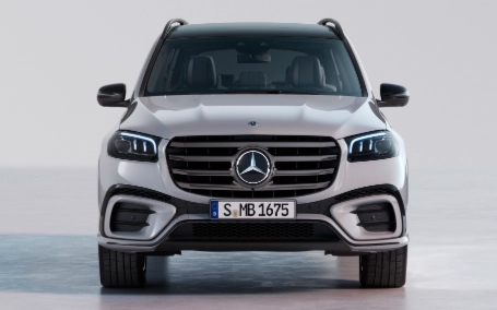 il frontale di nuova Mercedes-Benz GLS